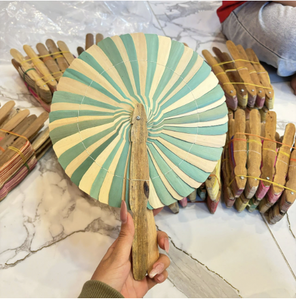 พัดลมใบปาล์มจากเวียดนามทำด้วยมือโดยช่างฝีมือใช้วัสดุปาล์มธรรมชาติสำหรับงานแต่งงานของที่ระลึกของตกแต่งบ้านและระบายความร้อน - Product Image 4