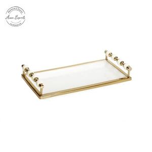 Plateau rond en métal avec design géométrique moderne idéal pour servir le stockage ou l'affichage de table Finition durable et élégante - Product Image 5