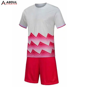 Ensemble de tenue de football pour hommes 2026 – Maillot et short légers et respirants pour l'entraînement, les matchs et les compétitions – Matière durable et confortable - Product Image 1