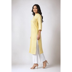 Blusa de Algodón Amarilla Bordada para Mujer, Cuello Mandarín Elegante, Secado Rápido, Ropa Étnica de Verano, Estilo Moderno - Product Image 3
