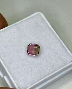 Tourmaline bio naturelle découpée, extraite de la terre. - Product Image 1