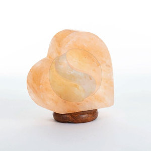 Lámpara de sal en forma de corazón de la mejor calidad 100% lámpara de sal en forma de corazón de sal pura del Himalaya a la venta - Product Image 6