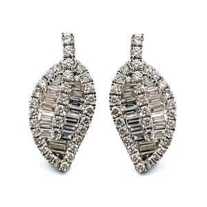 Boucles d'oreilles clous en or blanc massif 18 carats avec diamants naturels, forme mignonne, pour femme, idéales pour fiançailles, mariage ou soirée - Product Image 1