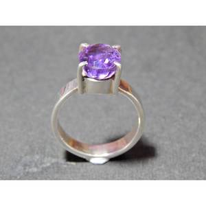 แหวนเงินแท้ 925 ประดับพลอยอเมทิสต์ งานแฮนด์เมด เครื่องประดับธรรมชาติ ของขวัญสำหรับเธอ พร้อมพลอยอเมทิสต์เจียระไน R0119-GS - Product Image 4