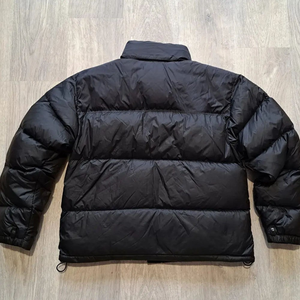 2025 veste d'hiver North-Face pour hommes de haute qualité noire avec col montant et logo avant pour garder au chaud - Product Image 3