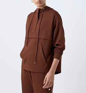 Ensemble tendance de survêtement en molleton doux pour femme avec sweat à capuche et pantalon palazzo à boutons latéraux et jambes larges – Vente en gros personnalisée - Product Image 3