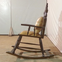Chaise à bascule antique en bois de teck pour grand-père tapissée en cuir synthétique fonction de mobilier de salon et de chambre à coucher