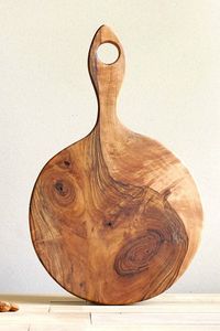 Tabla de cortar de madera de bambú y acacia para Pizza de queso personalizada de alta calidad con agujero colgante para cortar frutas - Product Image 2