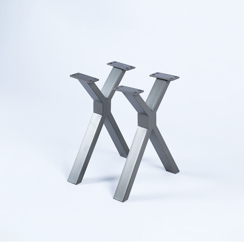 สีเทาเข้ม