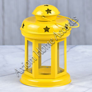 Axiom Home Accents' Rustic Holiday Candle Lanterns Lujosos soportes y tarros de madera hechos a mano con estilo navideño contemporáneo - Product Image 1