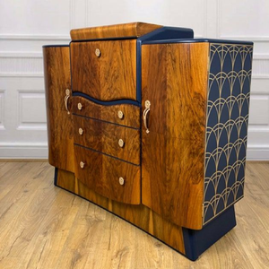 Elegante armario de Bar Art Deco, impresionante madera Burl con un patrón geométrico azul y dorado, una pieza única - Product Image 1