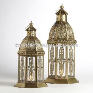 Lanterne marocaine en métal pour la maison Lanterne de camping intérieure/extérieure avec lanterne décorative de Noël en verre pour la maison - Product Image 1