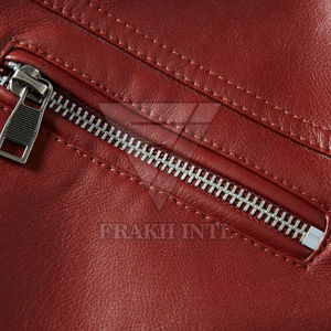 Vente chaude Combinaison de course moto en cuir d'hiver personnalisée avec col montant et design à capuche Veste en cuir Service OEM - Product Image 5