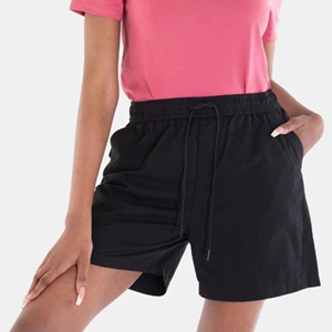 Short de course sportif taille haute pour femmes avec logo personnalisé en gros noir 100% coton avec poches léger style short chaud - Product Image 5