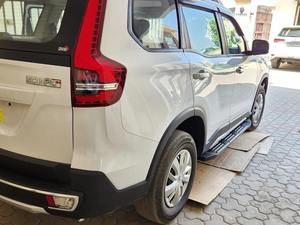 Marchepieds latéraux Lotex Auto Blacky pour SUV et voitures |   Approvisionnement en gros - Product Image 3