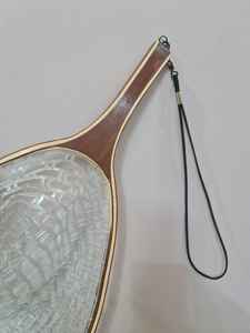 Épuisette de pêche à la mouche d'extérieur avec cadre en bois et filet en caoutchouc, outil de capture de truites à lancer à la main - Product Image 5