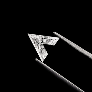 Vendeur chaud 1Ct IGI certifié VVS Lab Grown Diamond Alphabet V Fancy Cut Loose Diamond pour la fabrication de pendentifs au meilleur prix - Product Image 3