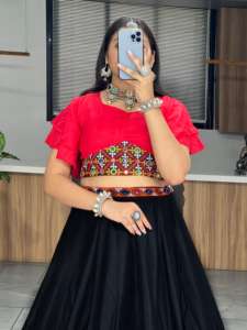 Último diseñador de algodón espejo trabajo borde Lehenga Choli por Fab Zone - Product Image 4