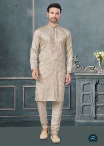 Seda pura de moda con bordado de lentejuelas Trabajo Kurta Pijama Fabricante y proveedor de India a la tarifa más baja - Product Image 2