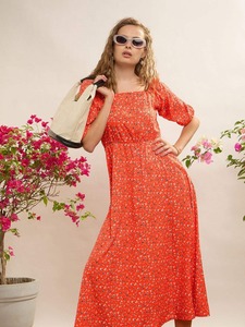 Vestido MIDI de mangas abullonadas de calidad superior para brunch o fiestas en el jardín y Bodas de verano disponible a un precio asequible - Product Image 2