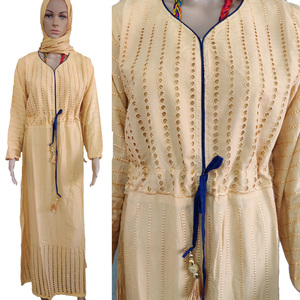 Vintage Modest Dubai <b>Kaftan</b> Jalabiyat – Floral Printed Organza Dress with <b>Sequin</b> Embroidery, Modern Islamic Wear for Women - Product Image 3