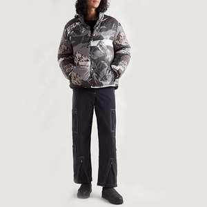 Chaqueta Acolchada con Cuello Alto y Logotipo Personalizado OEM |   Ropa de Calle Cálida con Bordado para Hombre - Product Image 3