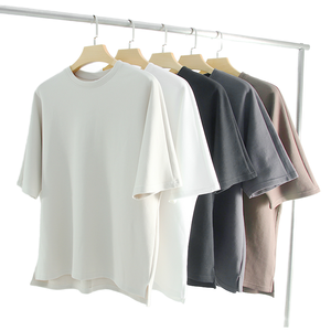 Camiseta de gran tamaño personalizada de algodón de calidad de lujo 2025 para hombre, patrón sólido, hombro caído pequeño, longitud larga, 240 gramos, ajuste holgado - Product Image 2