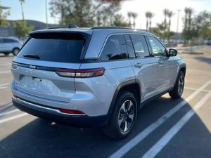 ทำความสะอาดใช้2024รถจี๊ปแกรนด์เชอโรกี4WD 4xe - Product Image 3