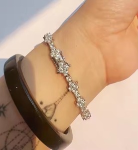 Bracelet de fiançailles en diamant taille ronde pour mariage Bracelet en or massif blanc 14 carats Cadeaux d'anniversaire pour femmes - Product Image 4