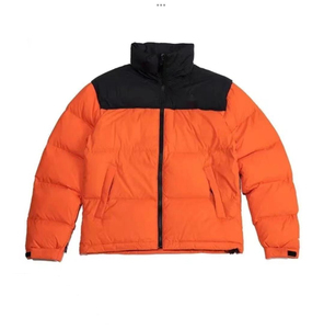 Doudounes respirantes en duvet d'oie avec logo personnalisé pour hommes, avec un tissu en toile brillant pour un look soigné, vente en gros et en ligne - Product Image 2