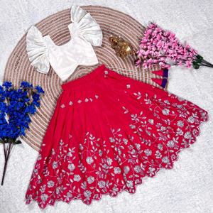 Traje de diseñador Evergreen estilo moderno suave Chinon Lehenga Choli con bordado trabajo indio exportador y proveedor a precio barato - Product Image 5