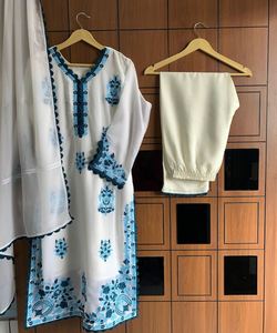 Femmes musulmanes Velours Noir Salwar Kameez Boutique islamique Design Costume trois pièces pour l'Aïd Mariage Ramadan Party Fashion Dress - Product Image 2