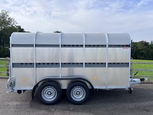 Semi-remorque en acier robuste pour le transport de bétail, de moutons et de porcs, équipement agricole de qualité supérieure - Product Image 5