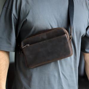 Monedero cruzado de cuero minimalista con diseño elegante Construcción ligera y compartimentos seguros para lo esencial - Product Image 4