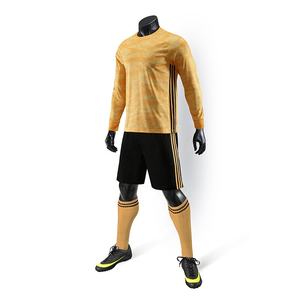 Uniformes de fútbol para adultos personalizados de Tailandia al por mayor, juego de ropa de fútbol con estampado de transferencia térmica original - Product Image 1