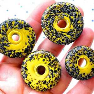 VINTAGE: w - Cuentas planas de vidrio moteado grandes hechas a mano - Hechas en horno - Cuentas para macramé - Cuentas para centros de mesa - Hallazgo único - Product Image 3