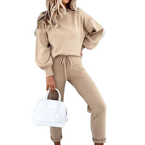 Chándal personalizado para mujer, chándal de alta calidad con logotipo personalizado para mujer, chándal OEM a la moda para niñas - Product Image 1