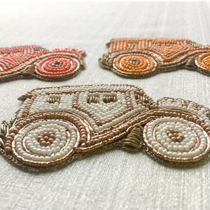 Llavero de Joyería Hecha a Mano con Piedras Preciosas Naturales Multicolores, Envuelto en Alambre de Plata de Ley con Rodio Negro - Product Image 3