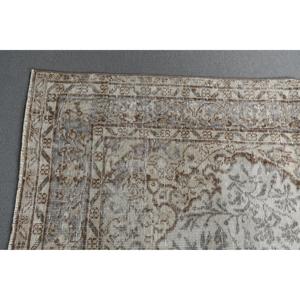 Alfombra vintage de 5,6x9,4 pies, blanca y marrón con motivos de plantas y árboles, alfombra turca de lana. - Product Image 4