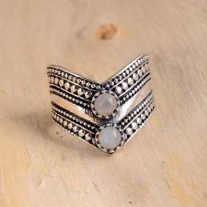 Meilleures ventes de bagues en acier pour femmes faites à la main Chevron Moonstone Jewelry Haute qualité Natural Gemstone Unique Style Party ODM Supply - Product Image 1