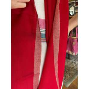 Bufanda de Lana Roja Cereza con Logotipo Jacquard Personalizado, Diseño Largo y Sencillo con Estampado Animal para Invierno - Product Image 2