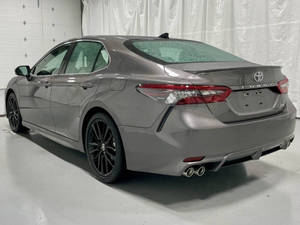 ข้อเสนอที่ดีที่สุดปี 2023 รถยนต์มือสอง Camry X-SE 4 ประตู ซีดาน เจ้าของเดียว วิทยุบลูทูธ เบาะหนัง จอสัมผัส - Product Image 5