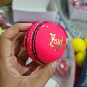 Pelota dura de críquet Rosa juvenil Pelota de críquet internacional estándar en pelotas duras multicolores Pelota de críquet - Product Image 1
