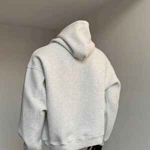 เสื้อฮู้ดดี้ผ้าเฟรนช์เทอร์รี่พิมพ์ลายดิจิทัล โลโก้สั่งทำได้ กระเป๋าเสื้อ ผ้าฝ้าย 100% สีพื้น ระบายอากาศ แห้งเร็ว ทรงปกติ - Product Image 3