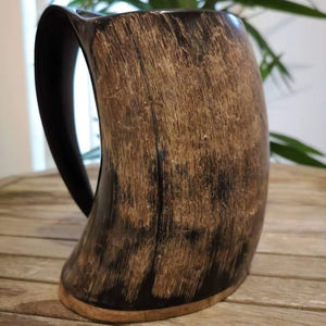 Taza de Cuerno de Búfalo Natural de Calidad Superior con Asa, Hecha a Mano por Artesanos, Personalizable para Cerveza, Vino, Hidromiel y Cerveza Alemana - Product Image 1