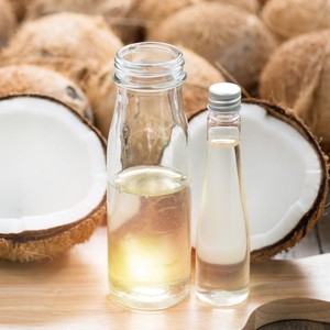 Huile de coco naturelle de qualité cosmétique à l'huile de coco de qualité supérieure pour le traitement hydratant des lèvres et le massage des soins de la peau du corps - Product Image 3