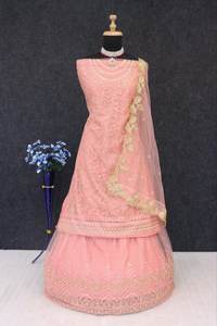 Nouveauté : Salwar Kameez en tissu doux avec broderie et sequins, fournisseur de Surat, exportateur de mode féminine, achat en ligne en Inde - Product Image 4