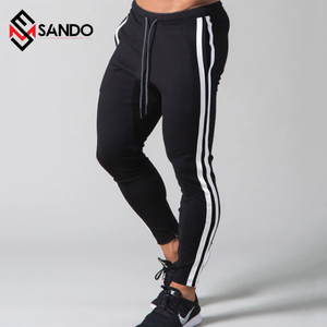 ชุดออกกำลังกายแบบยืดระบายอากาศได้สำหรับผู้ชายกางเกงออกกำลังกายมีโลโก้ออกแบบได้ตามต้องการ - Product Image 4