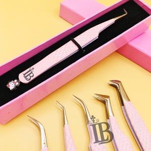 แหนบติดขนตาปลอม Hello Kitty รุ่นยอดนิยม ดีไซน์ด้านล่างแบบมิงค์ พร้อมโลโก้ ด้ามจับเรียบลื่น จับถนัดมือ - Product Image 5