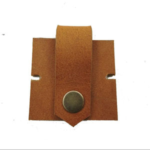 Organizador exclusivo de auriculares hecho a mano de cuero puro del fabricante 100% de alta calidad para viajes y uso diario - Product Image 1